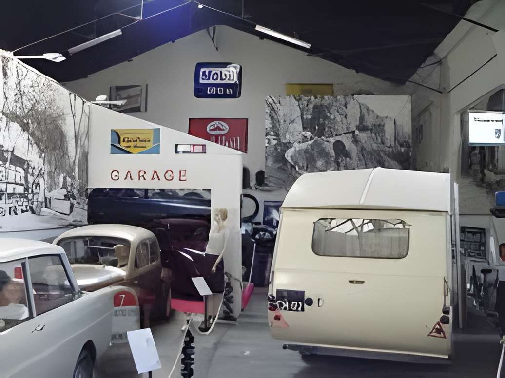 Musée Mémoire de la Nationale 7 à Piolenc intérieur du musée