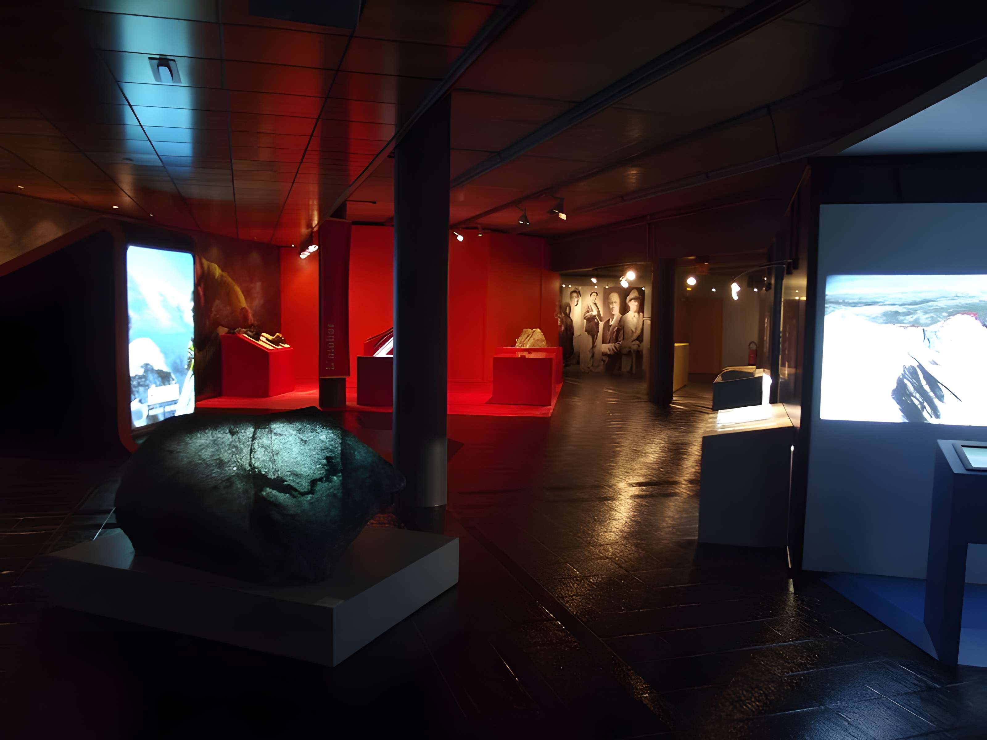 Espace Tairraz Musée des Cristaux et Espace Alpinisme 