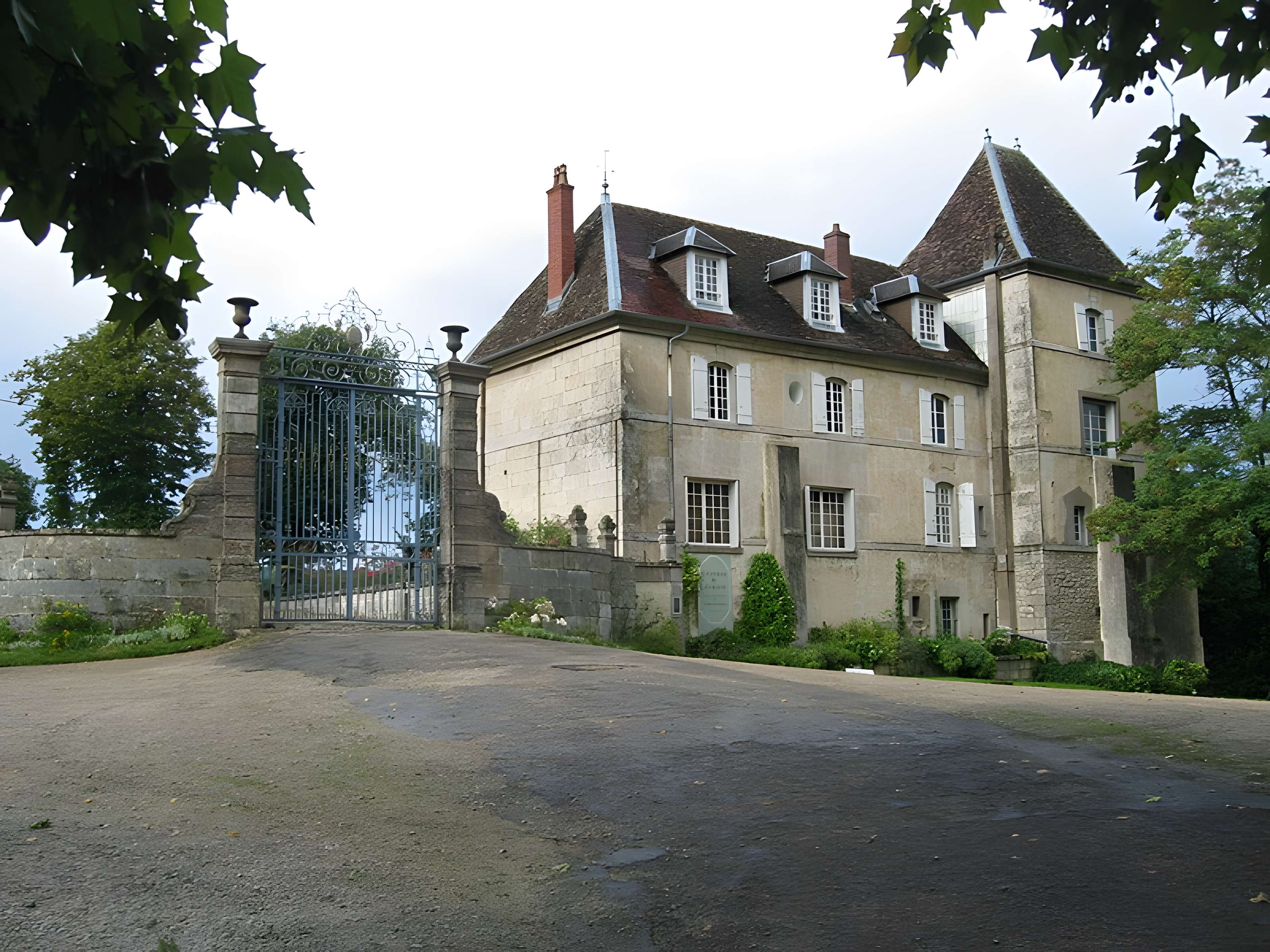 Château de Vaire-le-Grand