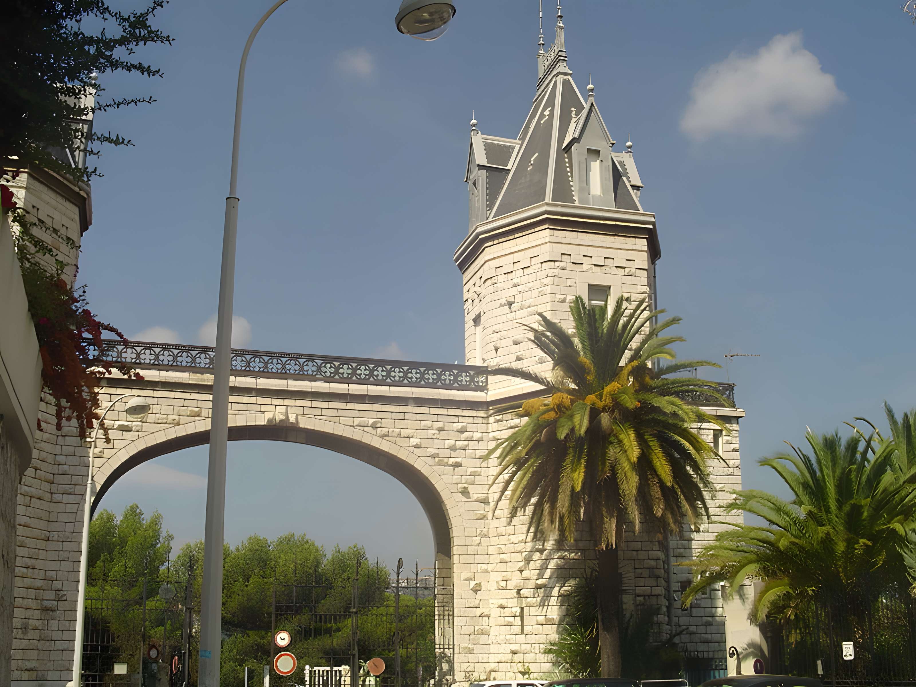 Châteaux de Valrose, actuellement Université de Nice (Faculté des Sciences)