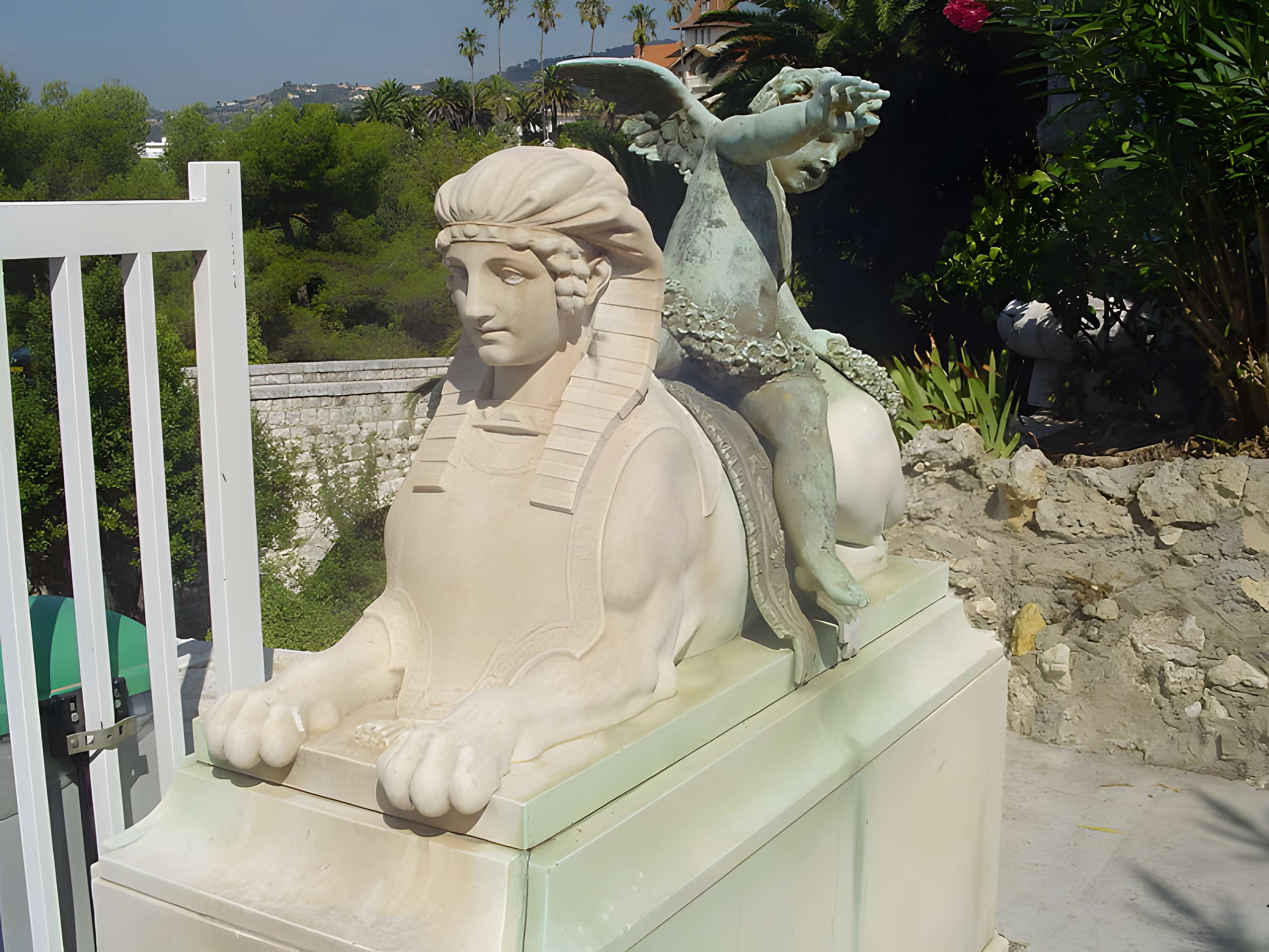 Châteaux de Valrose, actuellement Université de Nice (Faculté des Sciences)