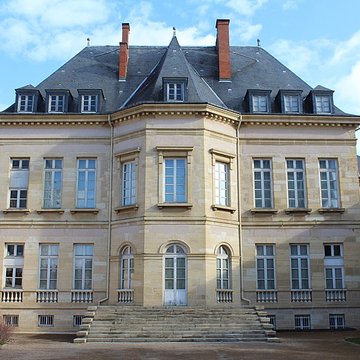 Musée des beaux-arts et darchéologie Joseph-Déchelette