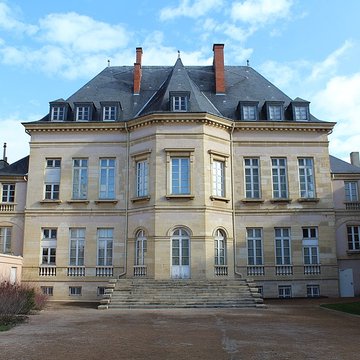Musée des beaux-arts et darchéologie Joseph-Déchelette