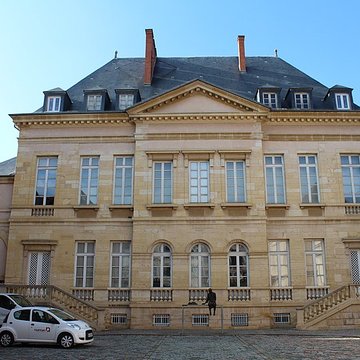 Musée des beaux-arts et darchéologie Joseph-Déchelette
