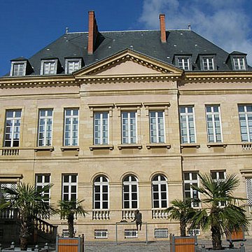 Musée des beaux-arts et darchéologie Joseph-Déchelette