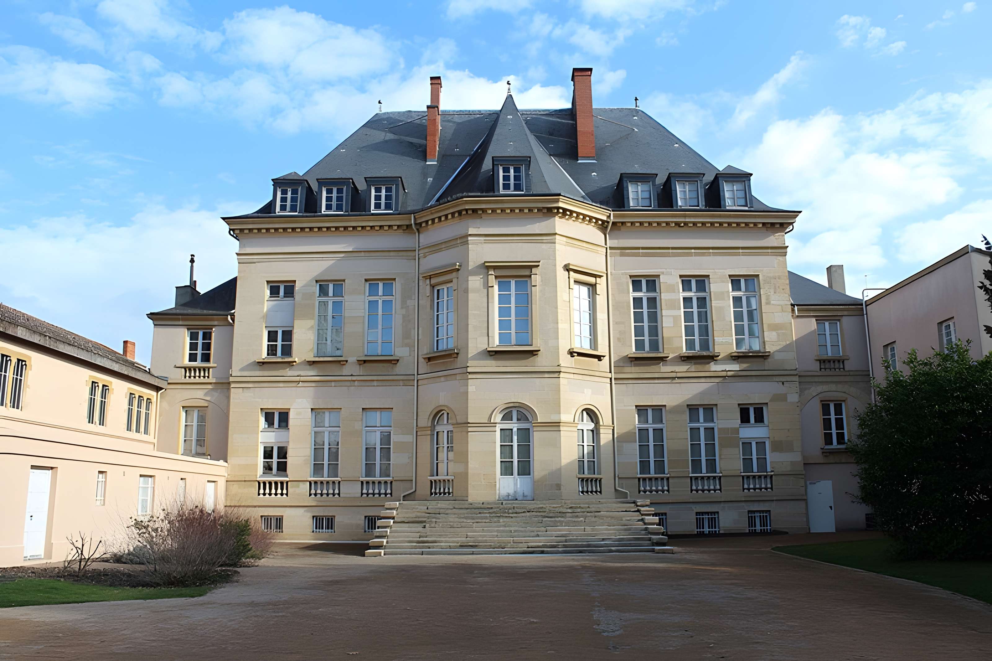 Musée des beaux-arts et d'archéologie Joseph-Déchelette