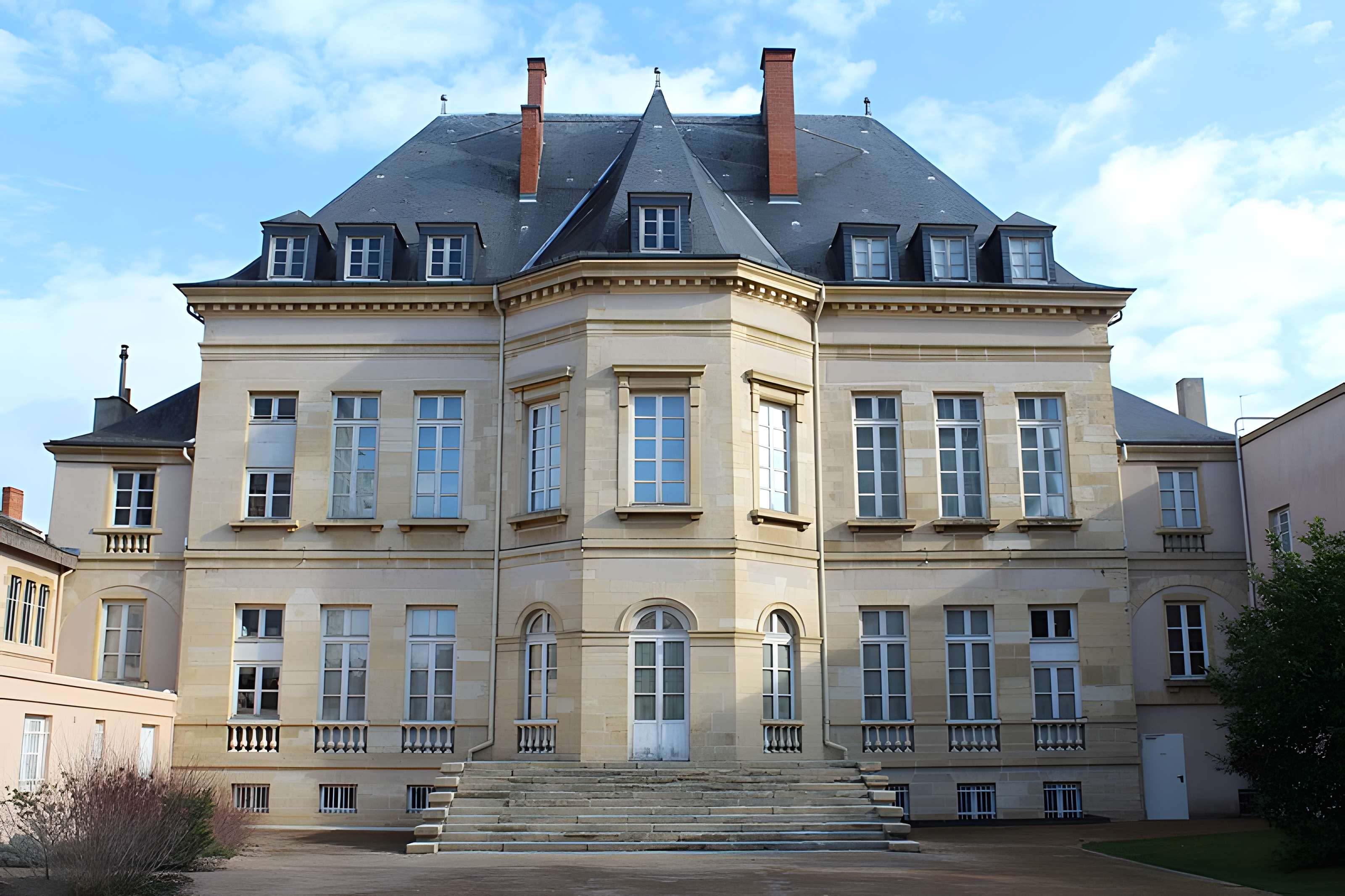 Musée des beaux-arts et d'archéologie Joseph-Déchelette