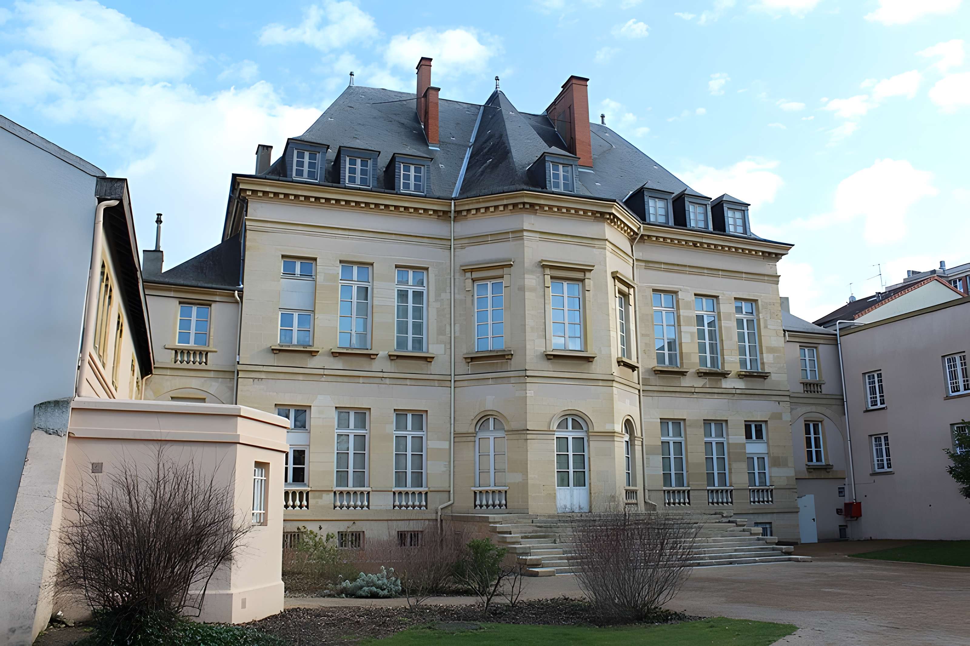 Musée des beaux-arts et d'archéologie Joseph-Déchelette