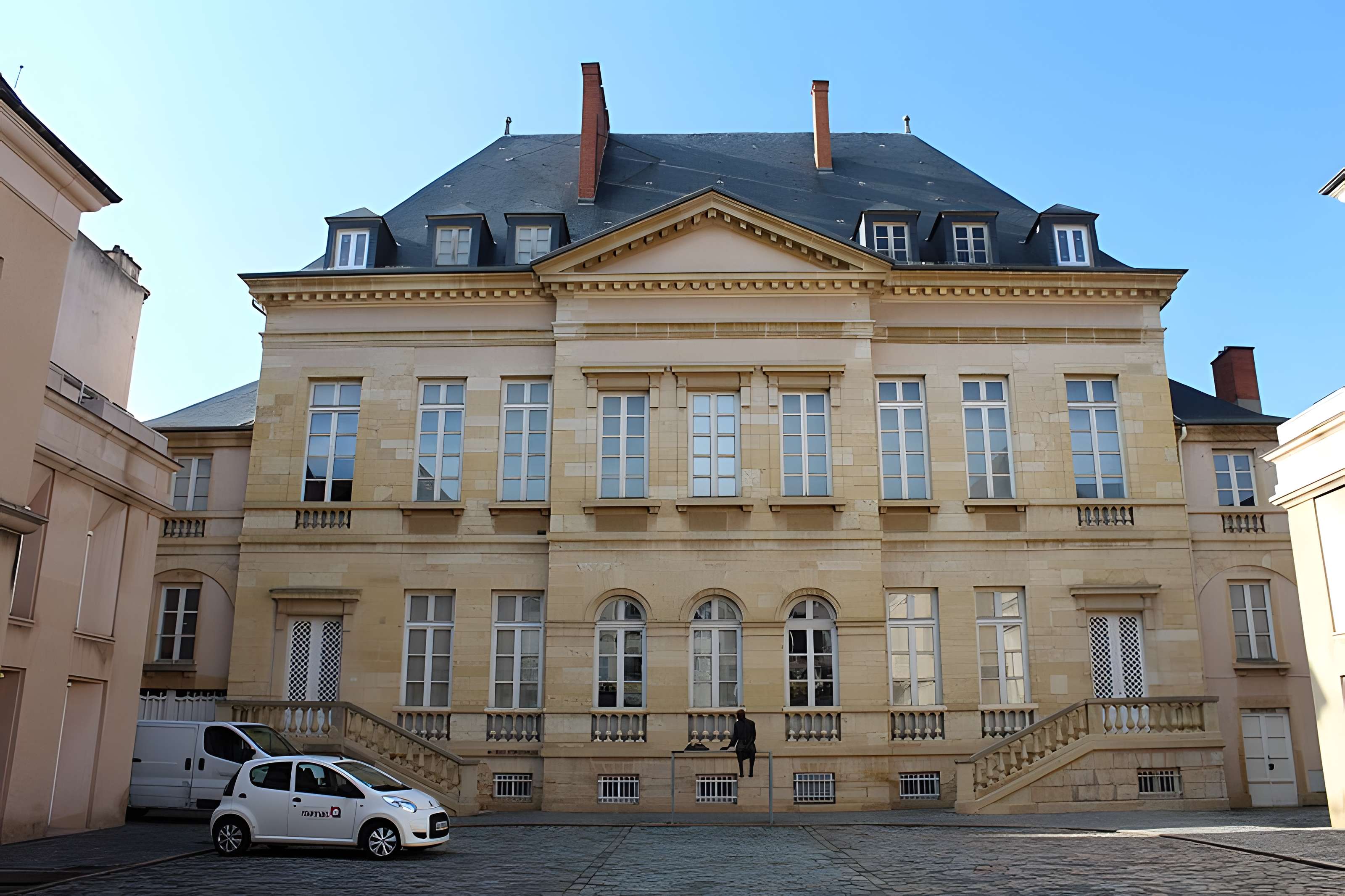 Musée des beaux-arts et d'archéologie Joseph-Déchelette