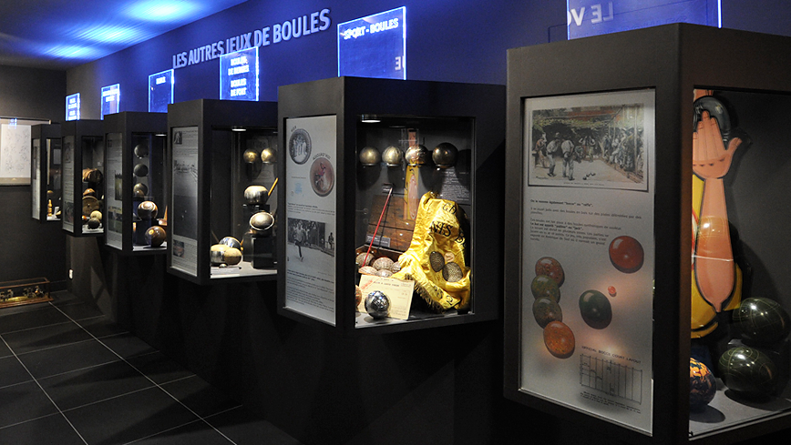 Musée International Pétanque et Boules à Saint-Bonnet-le-Château 