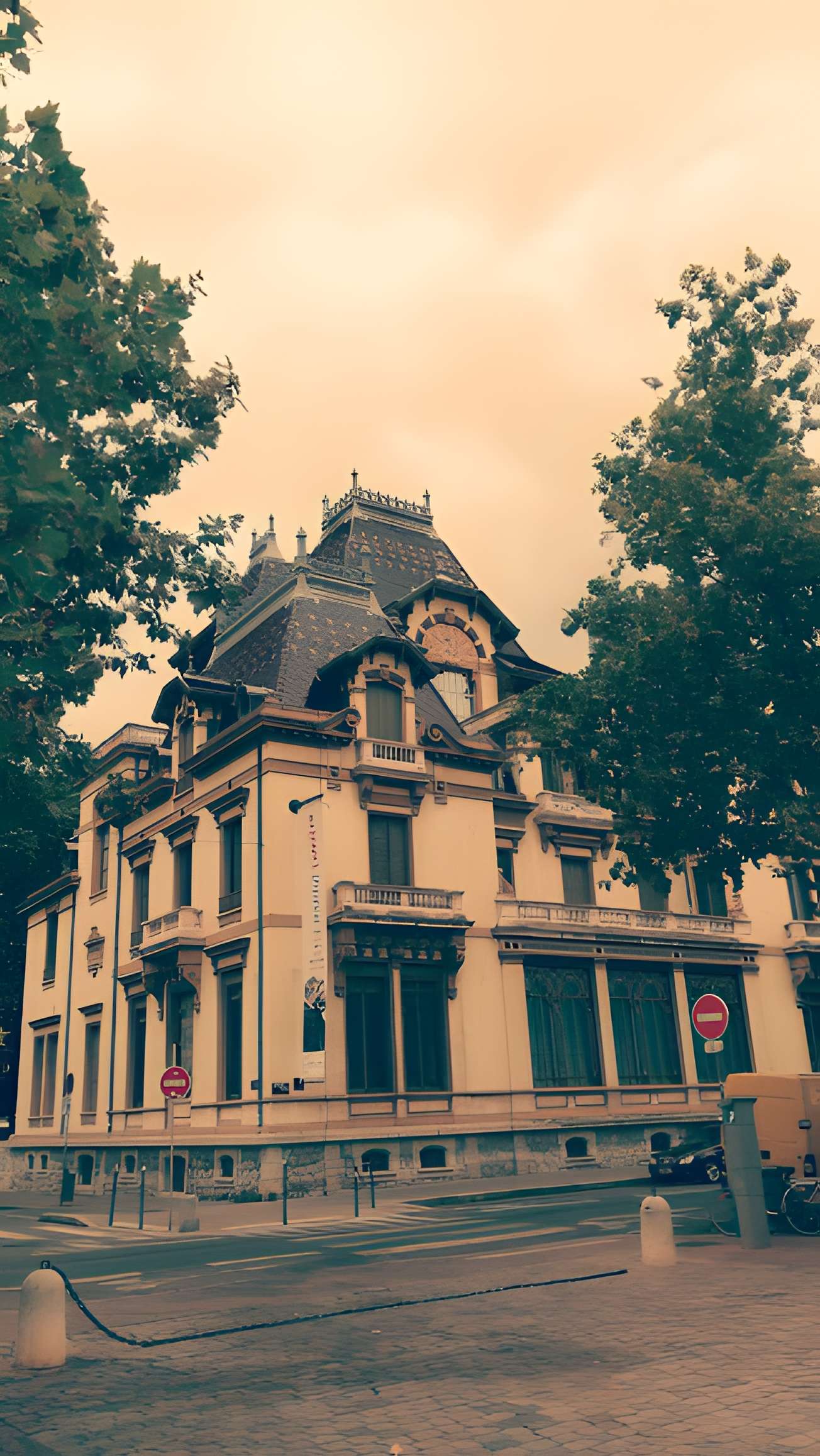 Maison dite Villa des Frères Lumière, actuellement Fondation nationale de la photographie
