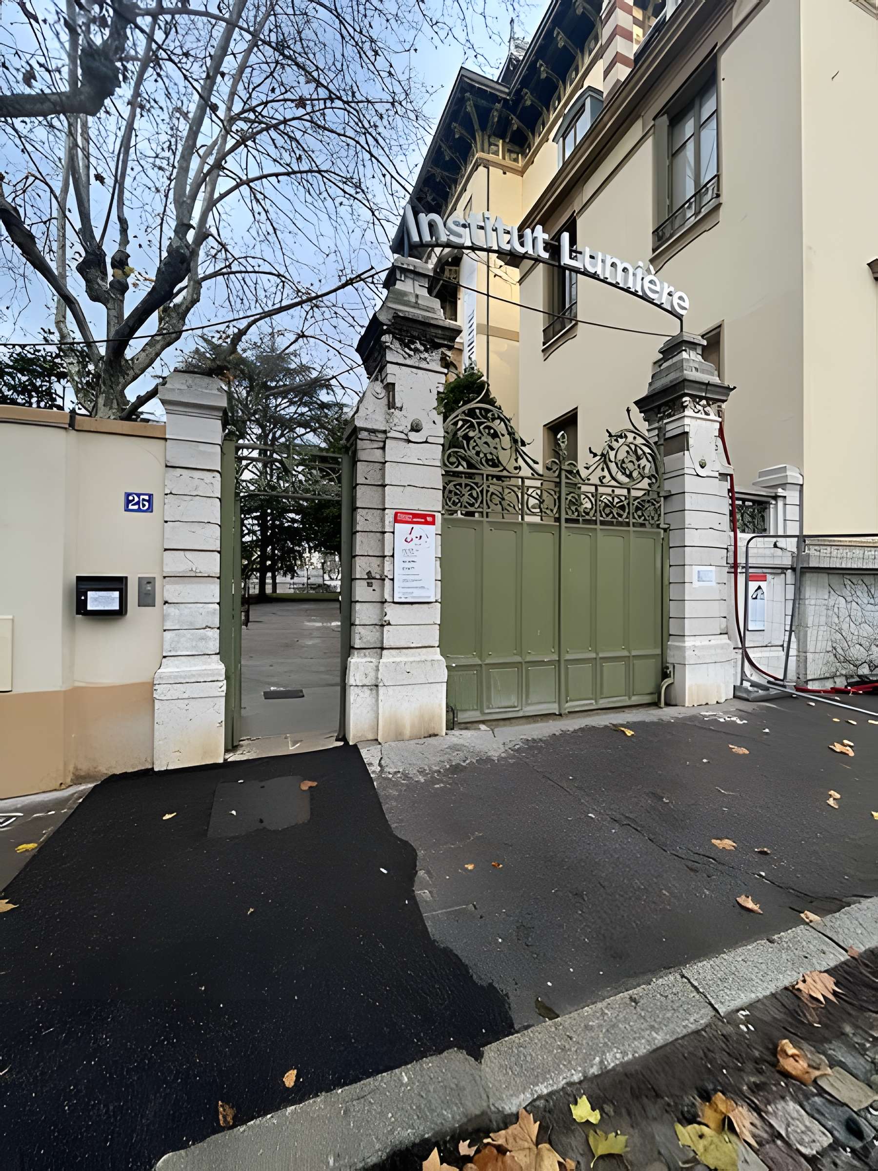 Maison dite Villa des Frères Lumière, actuellement Fondation nationale de la photographie