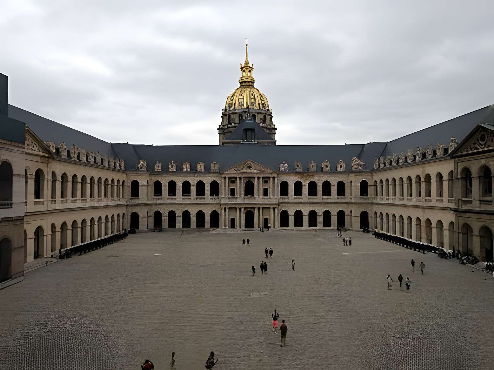 Musée de l'Armée - Paris 7ème Cour d'honneur des Invalides.