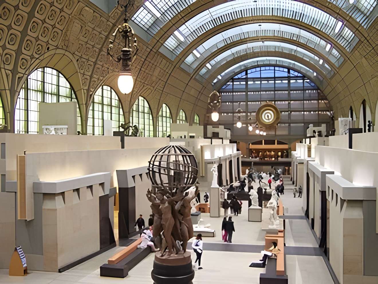 Musée d'Orsay - Paris 7ème . Grande galerie du musée d'Orsay.