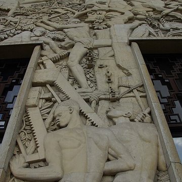 Ancien Musée National des Arts Africains et Océaniens, devenu Cité nationale de lhistoire de lImmigration