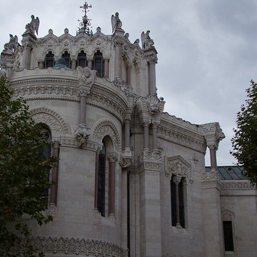 Eglise  et basilique