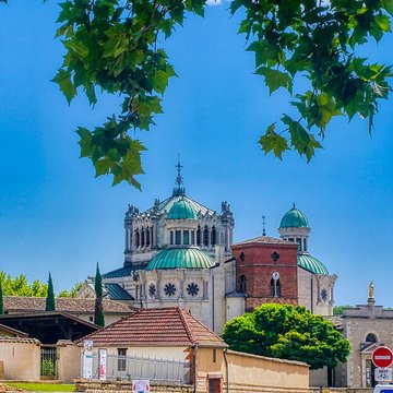 Eglise  et basilique