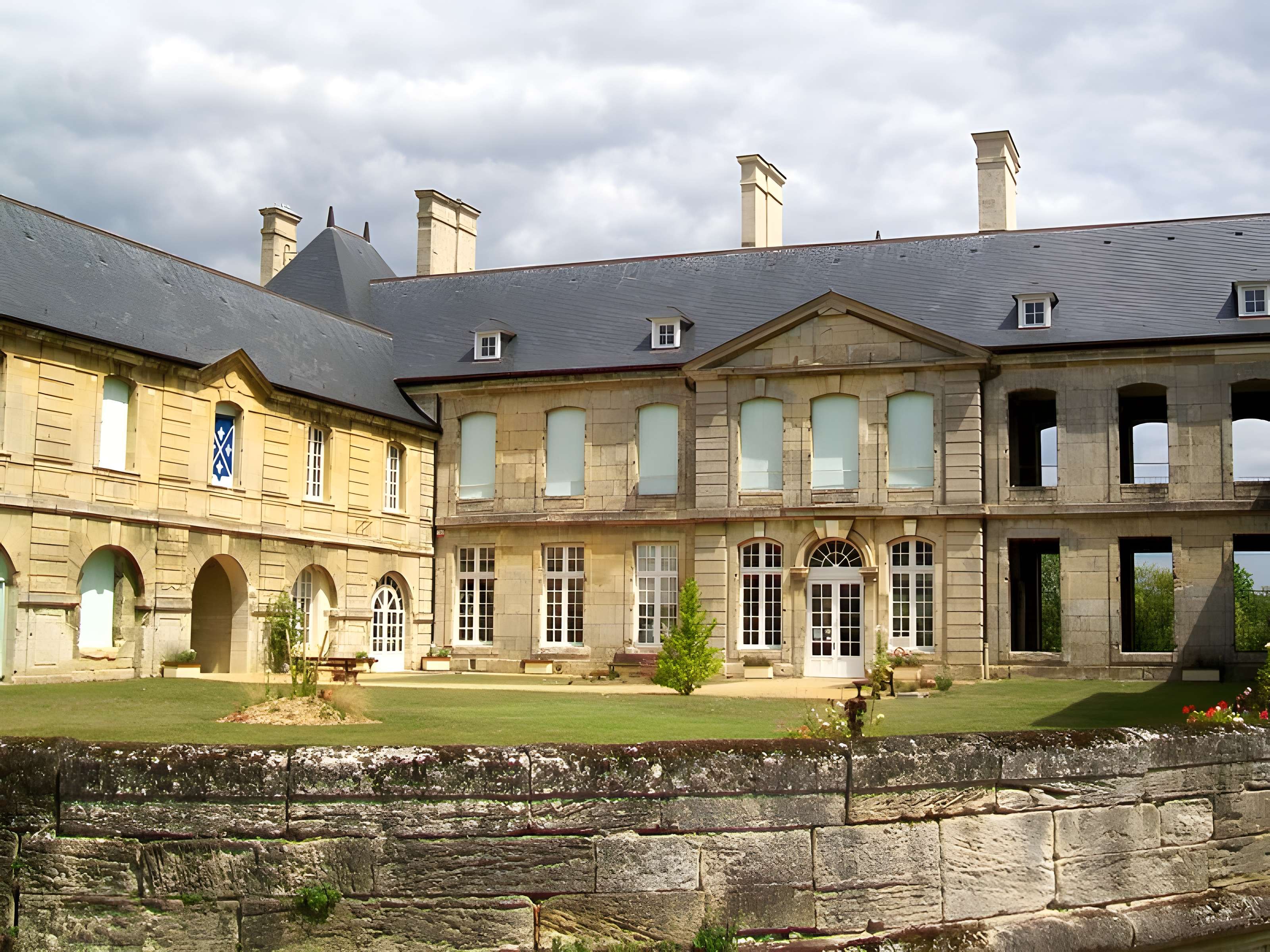 Château de Villers-sous-Saint-Leu
