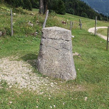 Borne frontière
