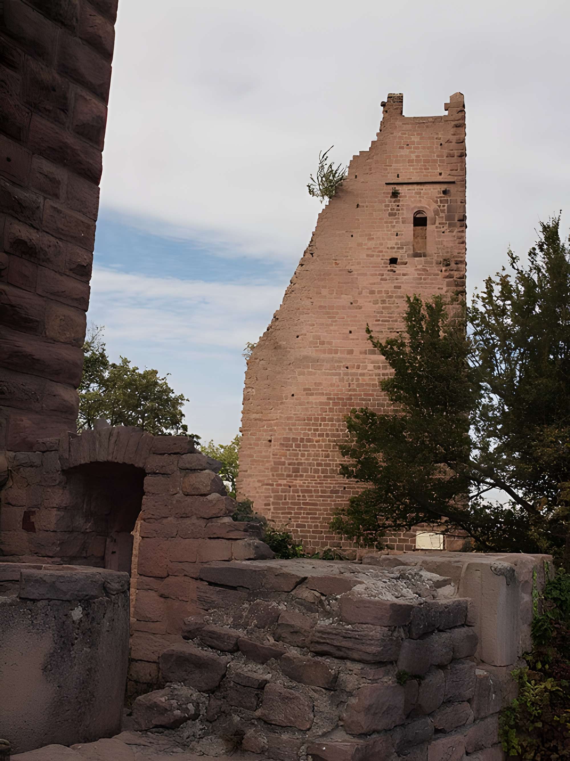 Ruines des châteaux de Weckmund et de Wahlenbourg