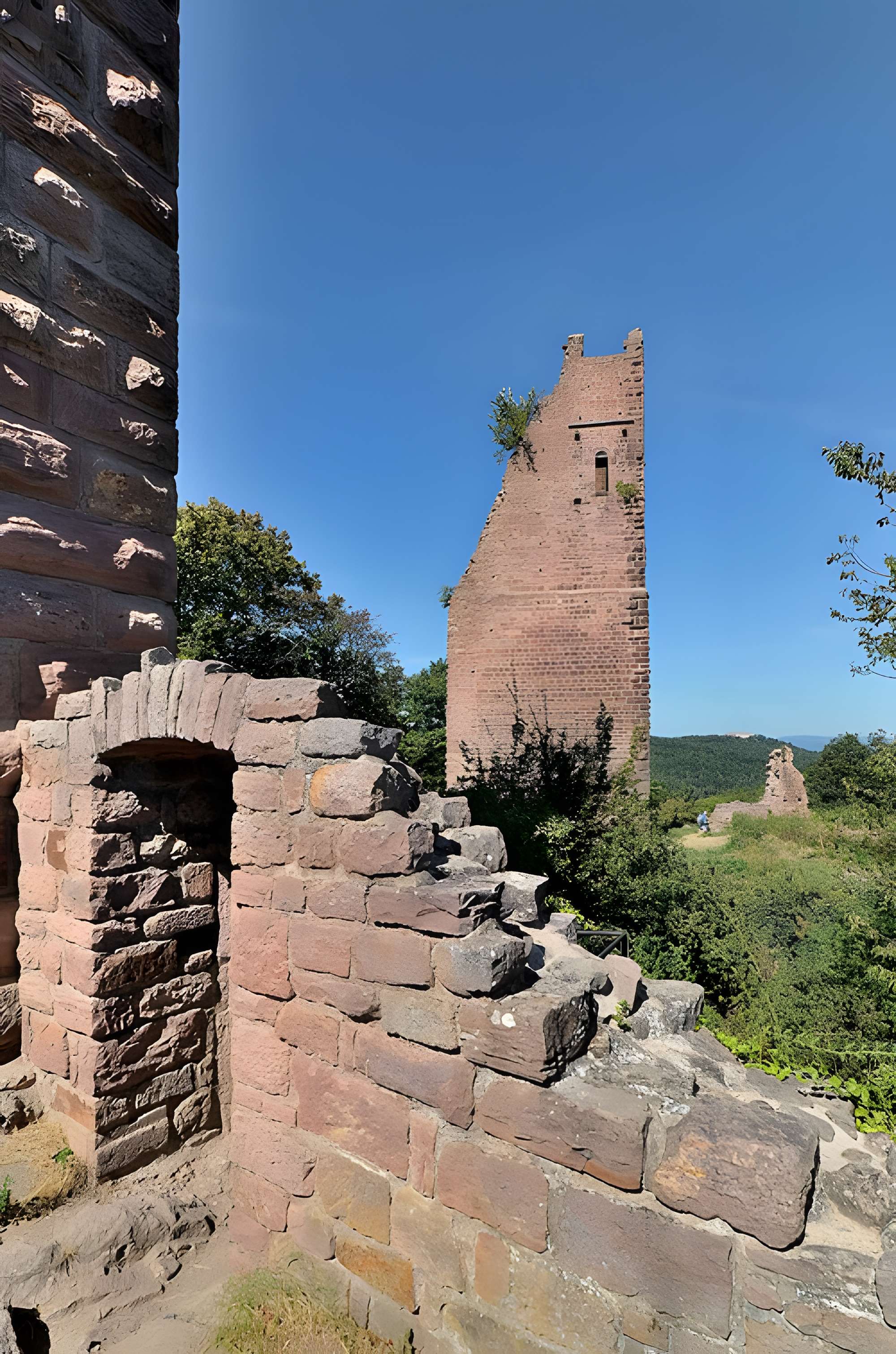 Ruines des châteaux de Weckmund et de Wahlenbourg