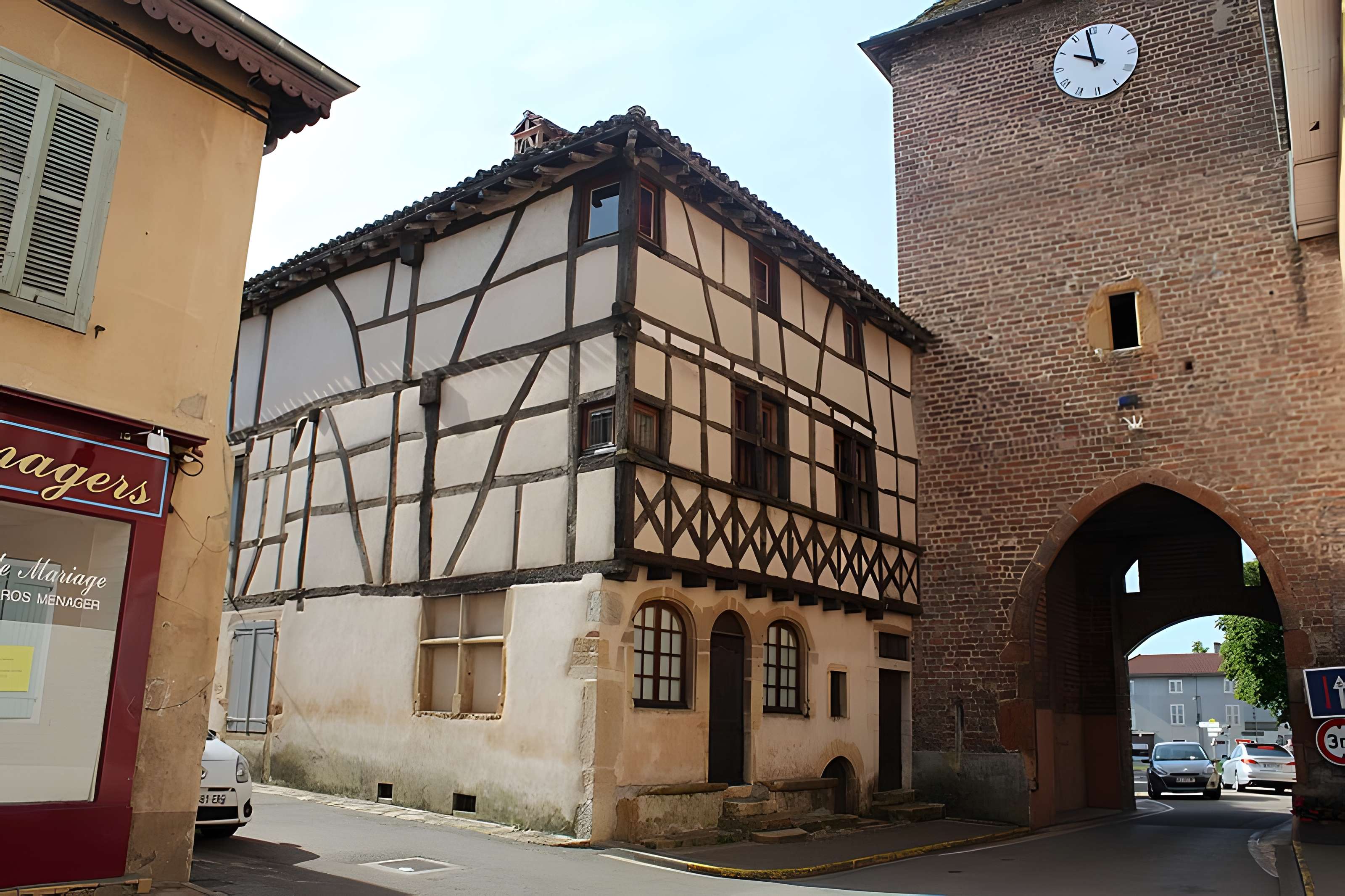Immeuble attenant à la tour de l'Horloge, dit immeuble Dagallier