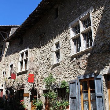 Maison Gerlier et remparts qui en dépendent