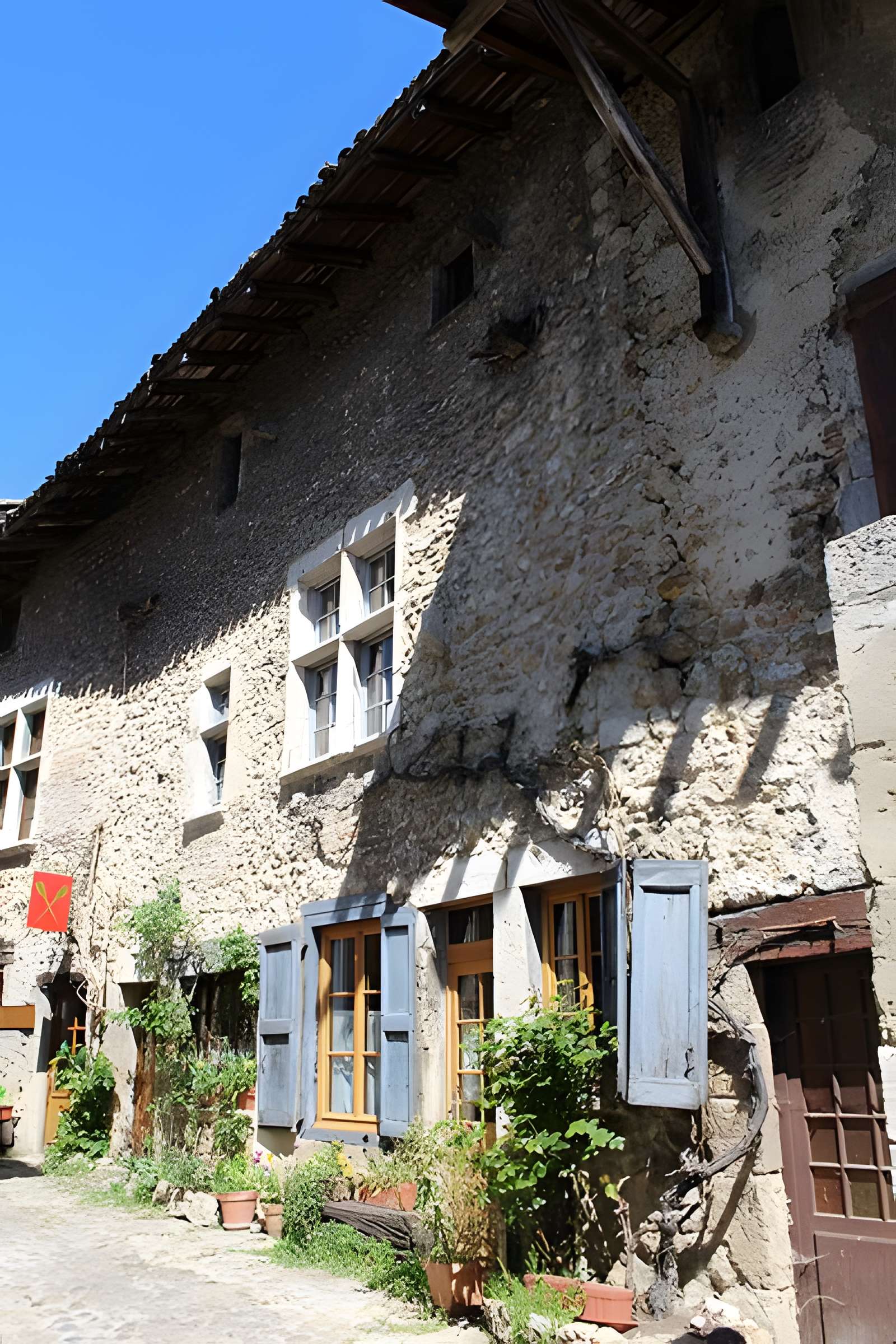 Maison Gerlier et remparts qui en dépendent