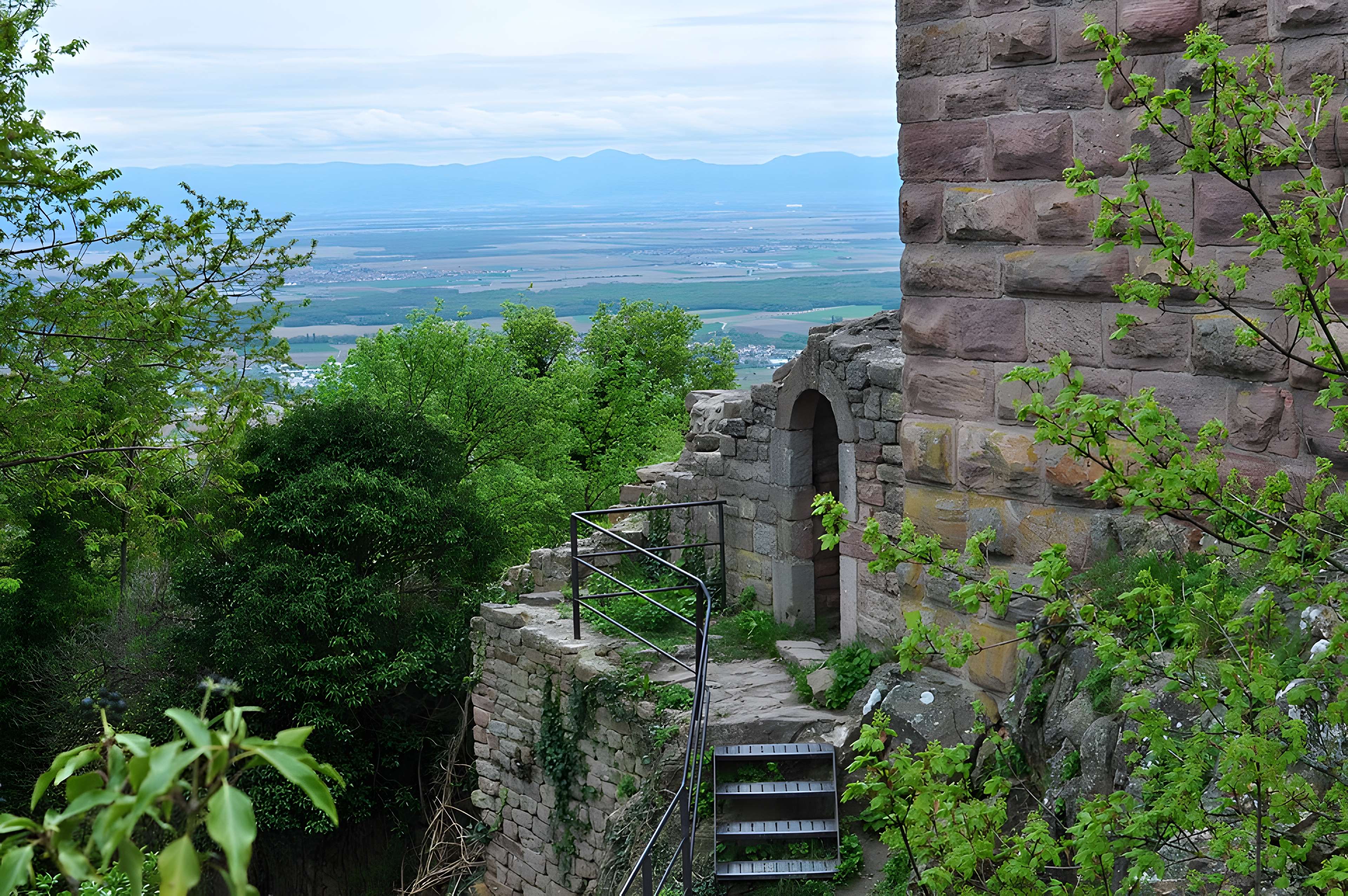 Ruines des châteaux de Weckmund et de Wahlenbourg