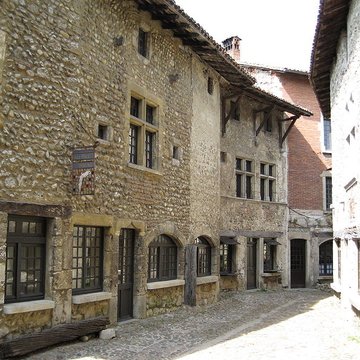 Maison Tary