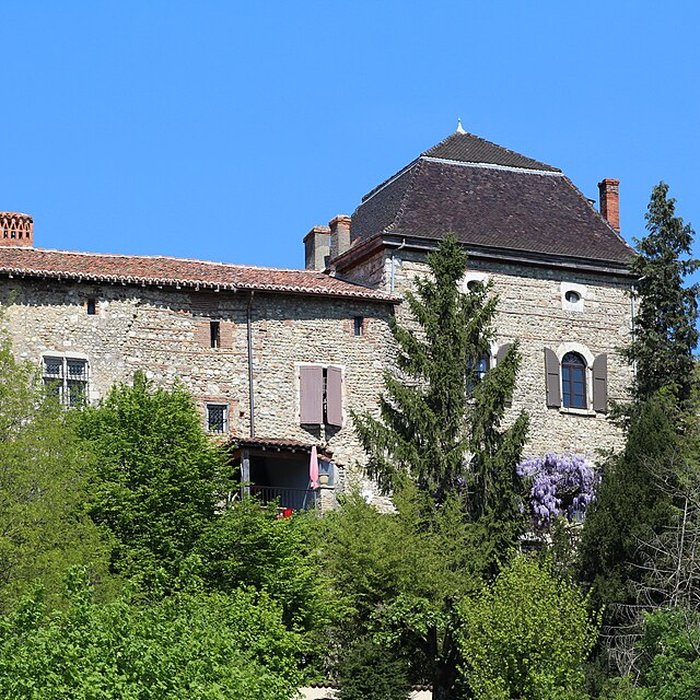 Photo de Rempart attenant à des immeubles