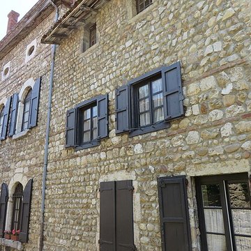 Rempart attenant à des immeubles