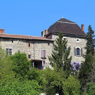 Rempart attenant à un immeuble