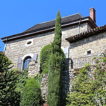 Rempart attenant à un immeuble