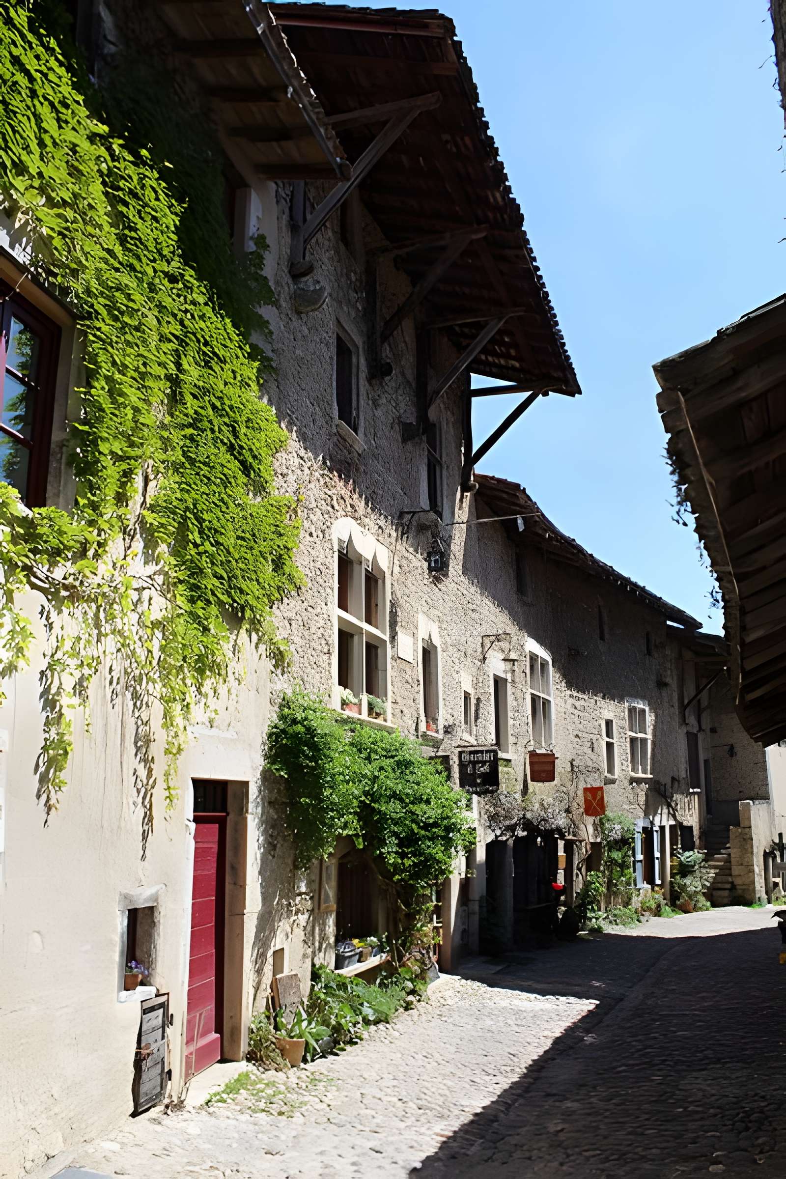 Rempart attenant à un immeuble