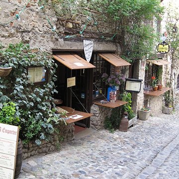 Rempart attenant à un immeuble