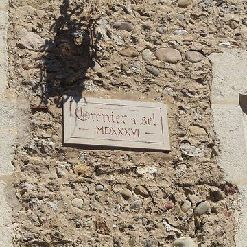 Rempart attenant à un immeuble