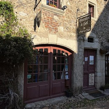 Rempart attenant à un immeuble