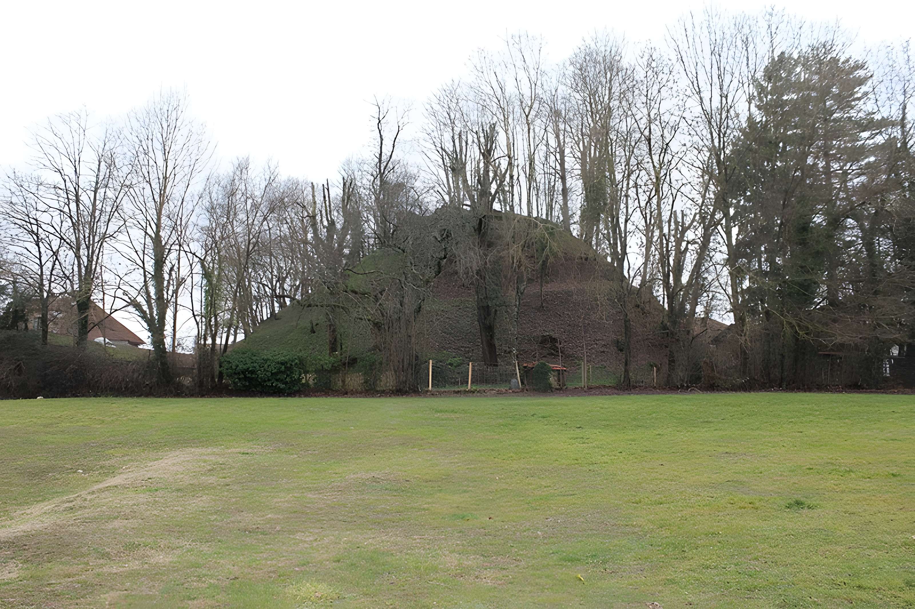 Motte féodale dite Poype de Villars