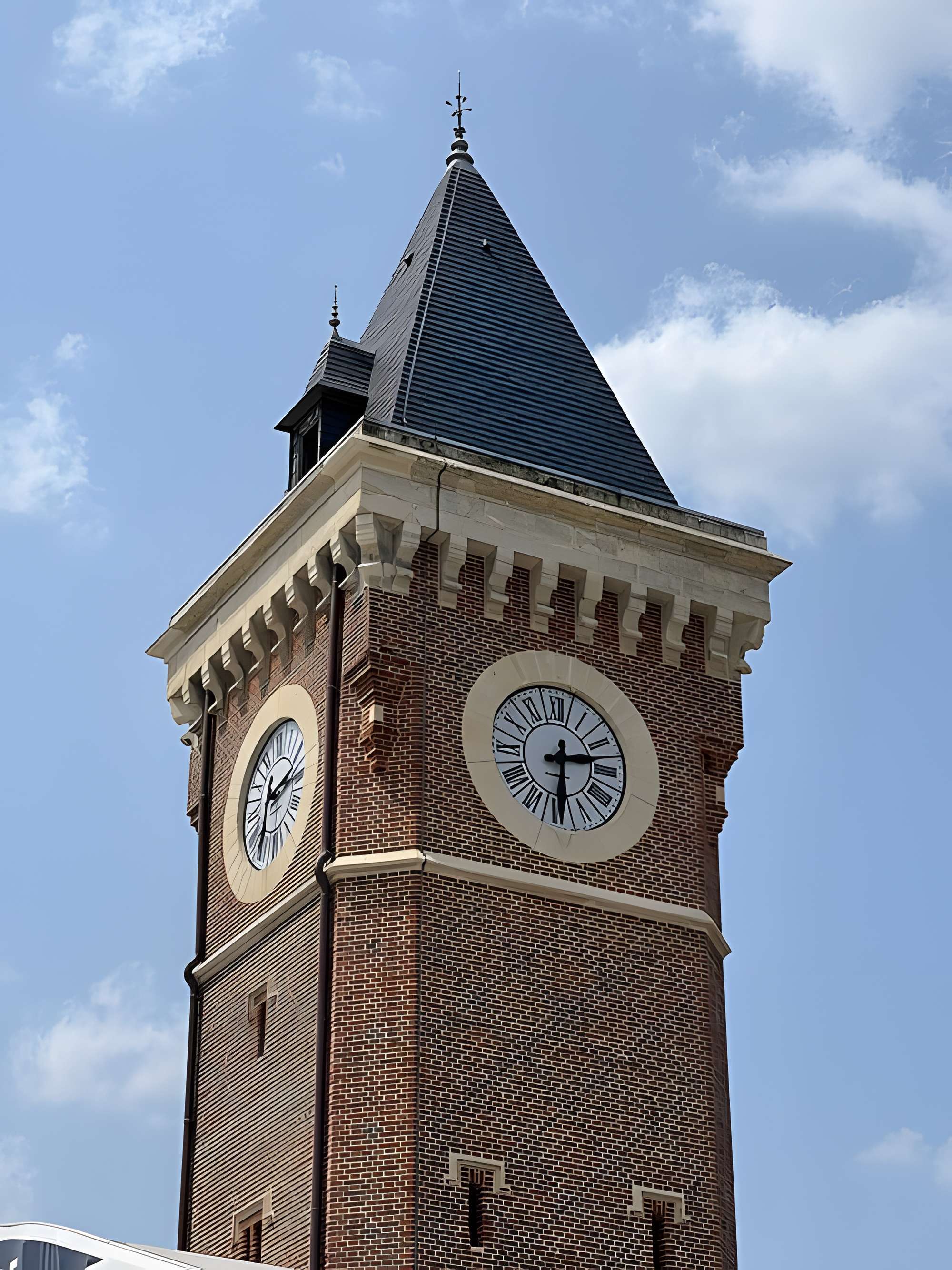 Château d'eau-marégraphe Quai Ferdinand-de-Lesseps à Rouen