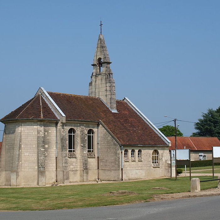 Photo de Chapelle du Souvenir et lanterne des morts