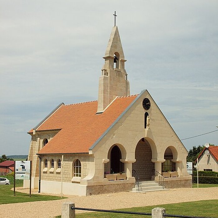 Photo de Chapelle du Souvenir et lanterne des morts