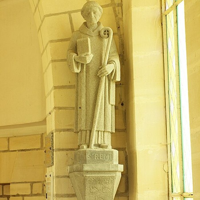 Photo de Chapelle du Souvenir et lanterne des morts
