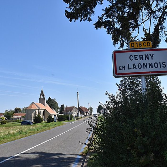 Photo de Chapelle du Souvenir et lanterne des morts