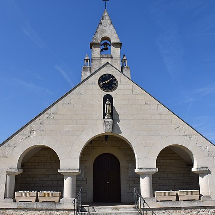 Photo de Chapelle du Souvenir et lanterne des morts
