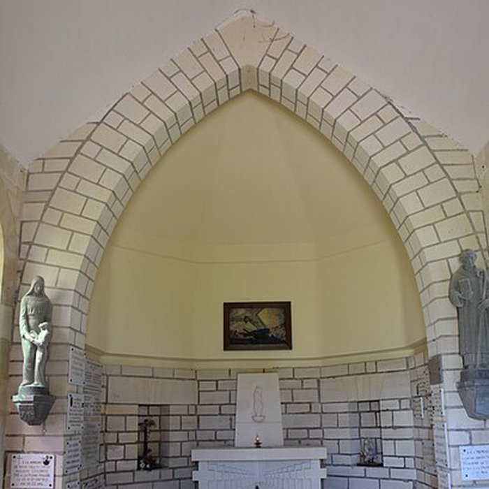 Photo de Chapelle du Souvenir et lanterne des morts