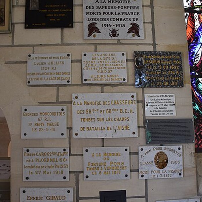 Photo de Chapelle du Souvenir et lanterne des morts