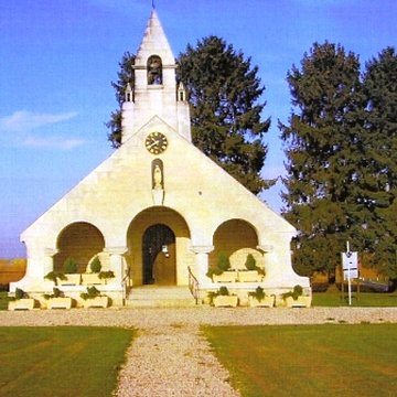 Chapelle du Souvenir et lanterne des morts