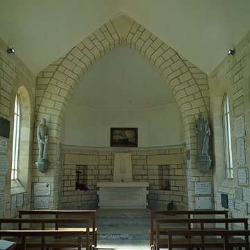 Chapelle du Souvenir et lanterne des morts