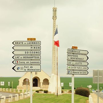 Chapelle du Souvenir et lanterne des morts